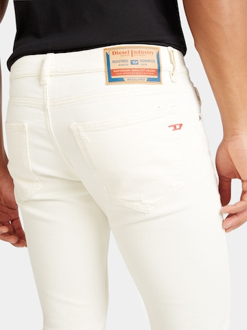 DIESEL Slim fit Jeans '2019 D-STRUKT' in White