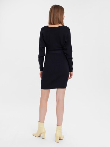 VERO MODA Úpletové šaty – černá