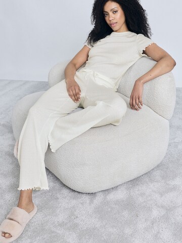 TRIUMPH Pyjamasbyxa 'Mix & Match' i vit