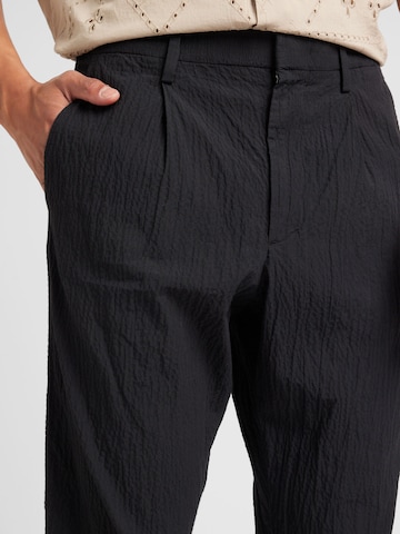 NN07 Regular Pleat-front trousers 'Bill' in Black