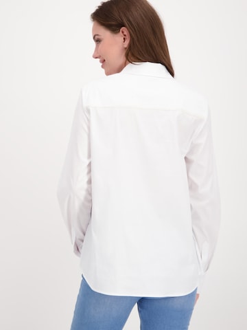 Camicia da donna di monari in bianco