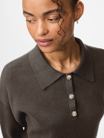 PIECES Pullover i brun