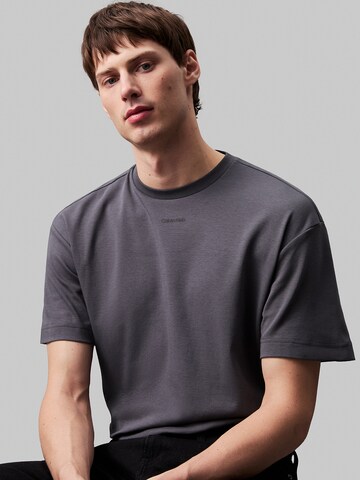 T-Shirt Calvin Klein en gris