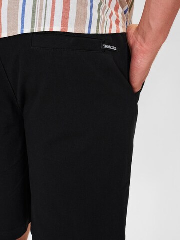 Dxnmxrk Regular Hose 'DXCharles' in Schwarz