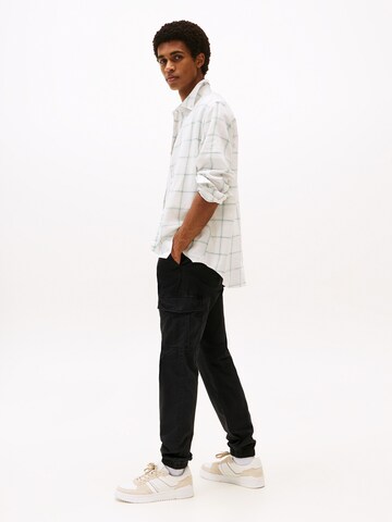 Tommy Jeans Tapered Gargohousut 'AUSTIN' värissä musta