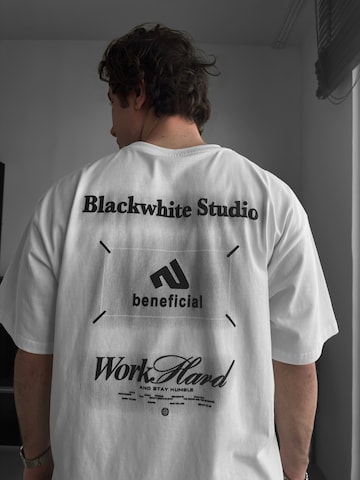 Kleidermafia T-shirt 'Beneficial' i beige