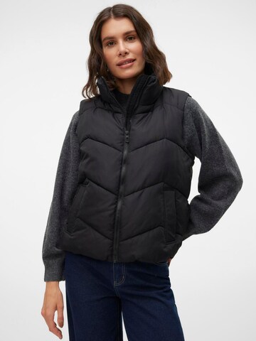 VERO MODA - Chaleco 'LIGAEVA' en negro: frente