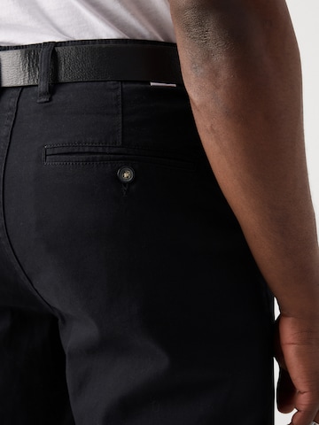 Regular Pantaloni eleganți 'Superflex' de la Lindbergh pe negru