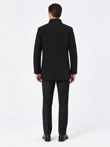 ALLTHEMEN Winter Coat 'Farbkante' in Black