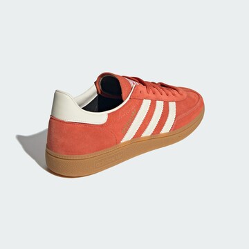 ADIDAS ORIGINALS - Sapatilhas baixas 'Handball Spezial' em vermelho