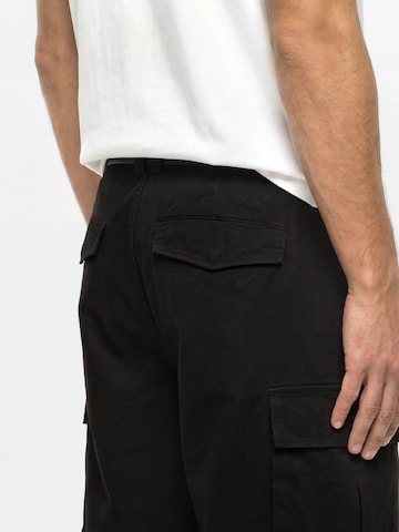 Regular Pantaloni cu buzunare de la KARL LAGERFELD JEANS pe negru