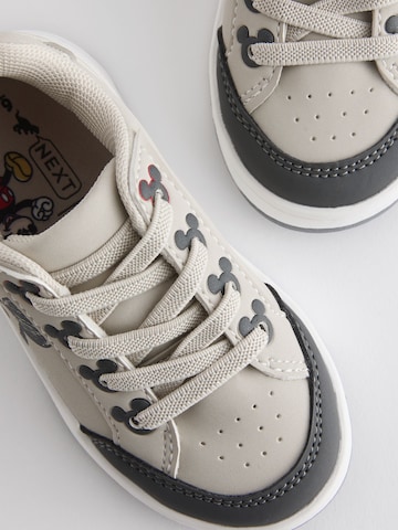 Sneaker di Next in grigio