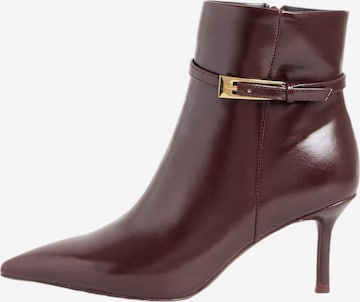 Friends Like These Nilkkurit värissä punainen: etupuoli