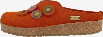 HAFLINGER Clogs 'Grizzly Kanon' in Oranje: voorkant