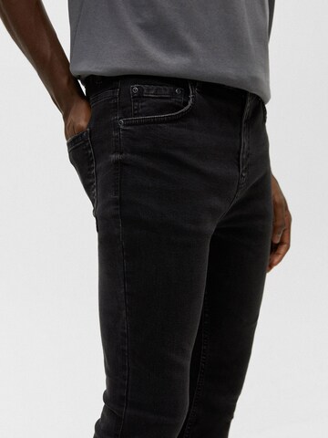 Pull&Bear Skinny Jeans in Schwarz