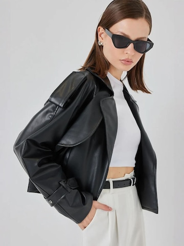 Bigdart Between-Season Jacket in Black