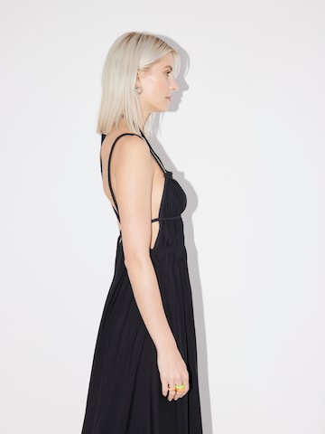 Robe 'Hanke' LeGer by Lena Gercke en noir : sur le côté