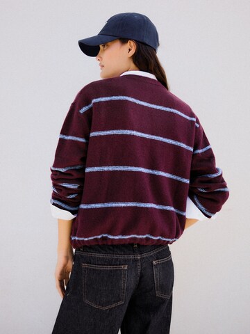 Cardigan Bershka en rouge : derrière