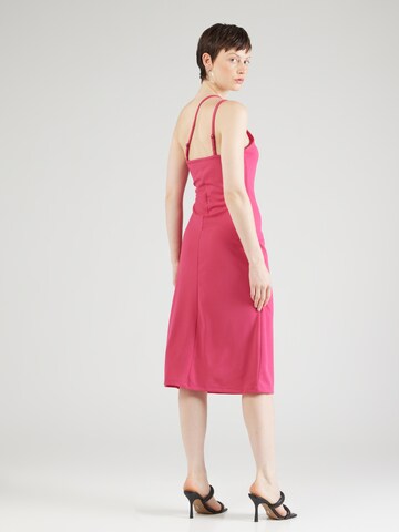 Trendyol Sukienka w kolorze różowy