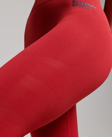 Skinny Pantalon de sport Superdry en rouge