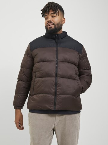 Jack & Jones Plus Winterjas in Bruin: voorkant