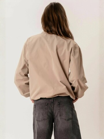 TEESHOPPEN Kurtka przejściowa ' Ines ' w kolorze beżowy