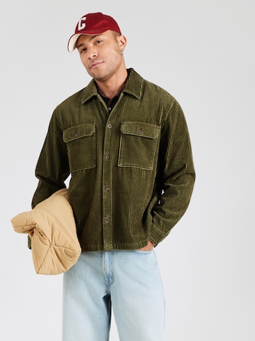 GAP - Ajuste regular Chaqueta de entretiempo en verde: frente