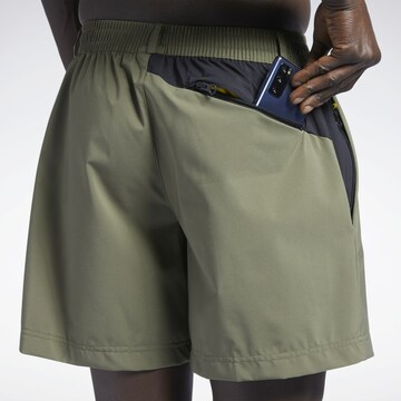 Reebok Regular Pants in Green