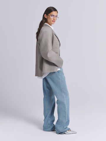 AEMMI Blazer in Grey