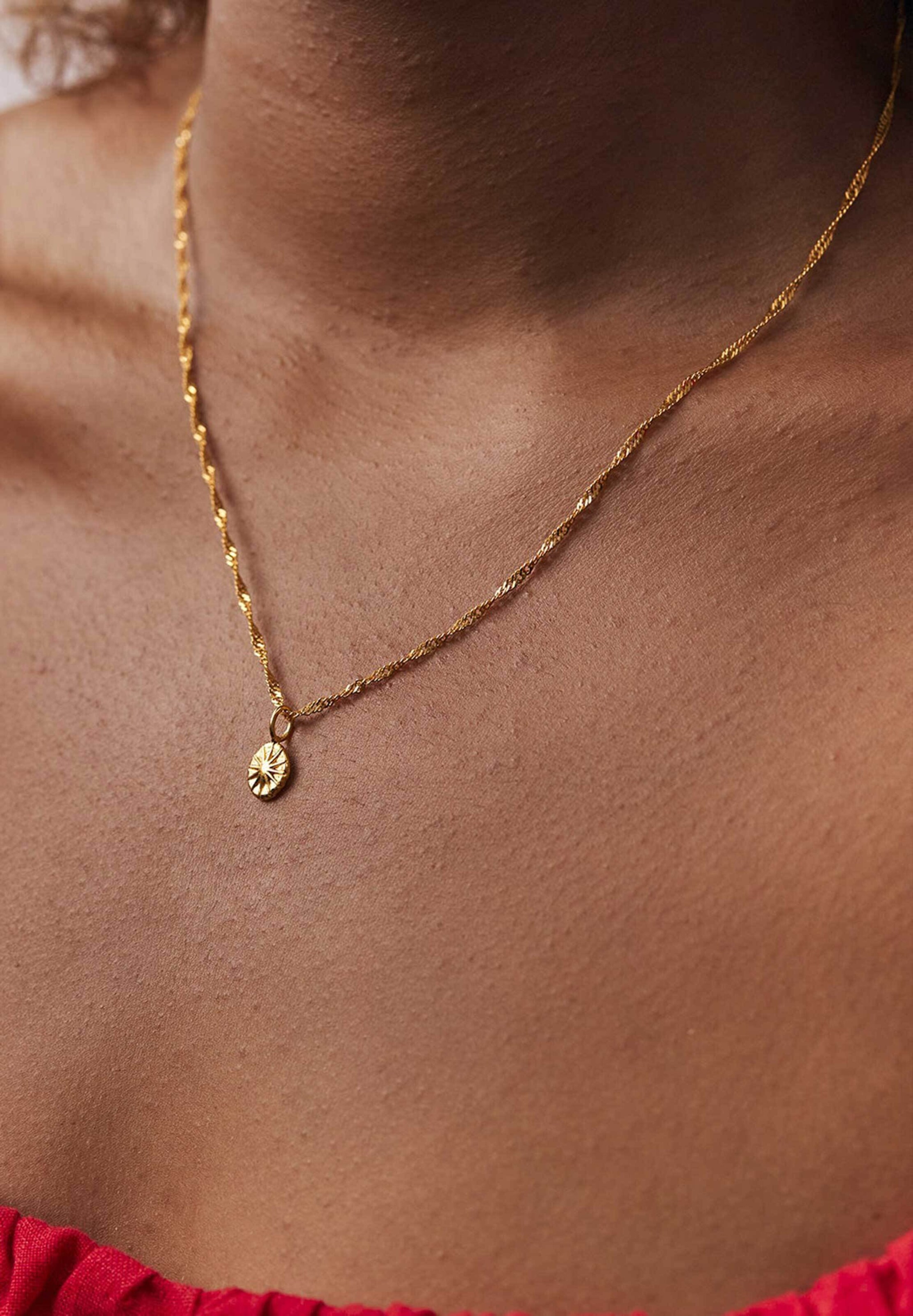 Stilnest Necklace 'Solar Eclipse' in Gold: front