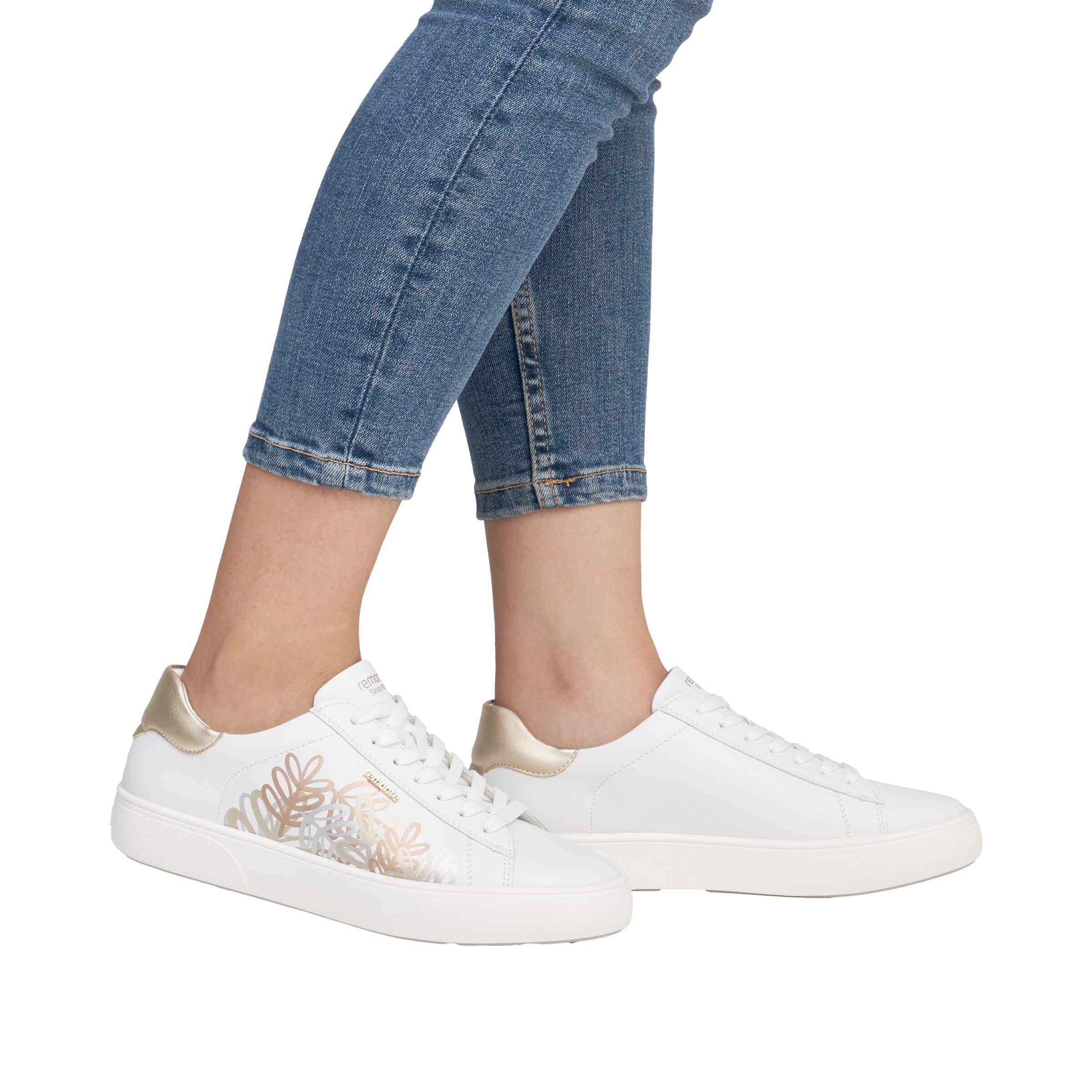 Sneaker bassa 'D2J00' di REMONTE in bianco: frontale