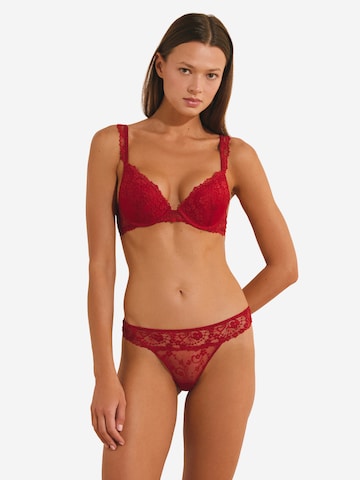 String 'Soupcon' di ETAM in rosso