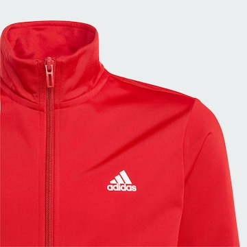 ADIDAS SPORTSWEAR - Fato de treino 'Essentials' em vermelho