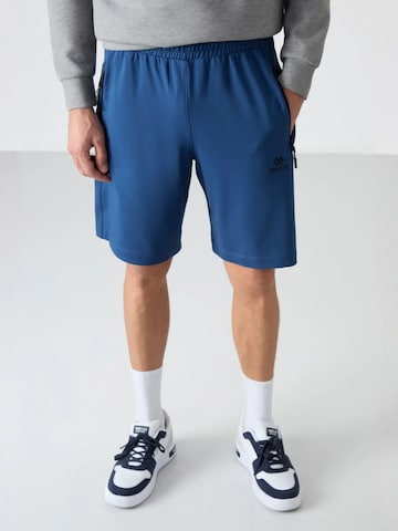 Tommy Life Regular Pants in Blue