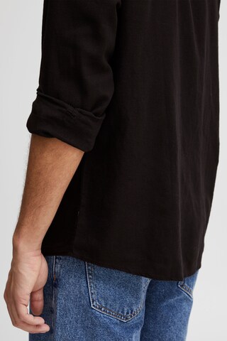 juoda !Solid Standartinis modelis Marškiniai 'Enea'