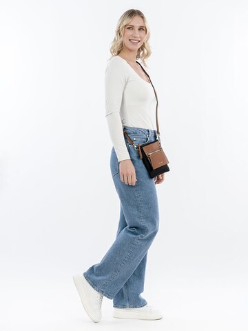 Tamaris Crossbody bag 'Fabrizia' in Black: front