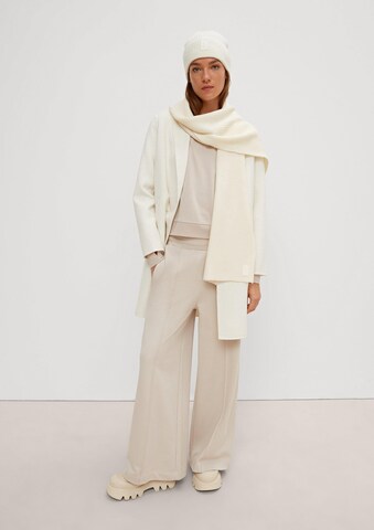 comma casual identity Scarf in White