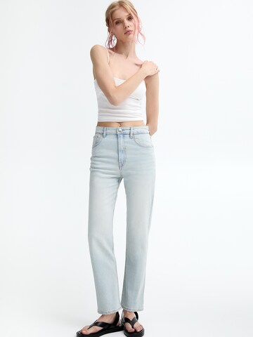 Pull&Bear Regular Jeans in Blauw