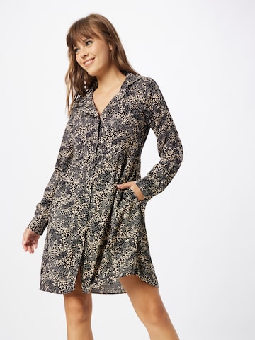 Robe-chemise ZABAIONE en noir : devant