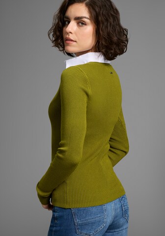 LAURA SCOTT Sweater in Green