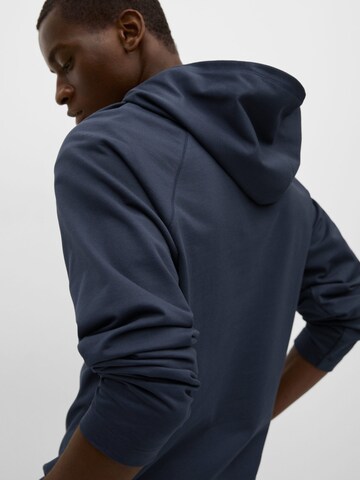 MANGO MAN Sweatshirt 'Harvard' in Blauw