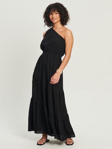 Tussah Dress 'INDY' in Black: front