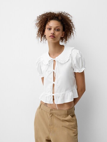 Bershka Blouse in White: front