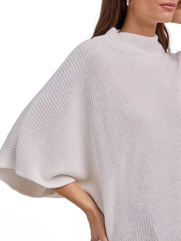 FALKE Sweater in White