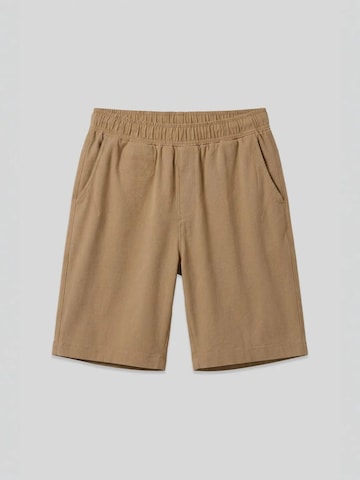 Regular Pantalon chino Tommy Life en marron : devant