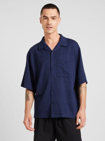 Fit confort Chemise TOPMAN en bleu : devant