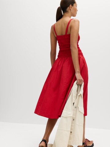 Robe Marks & Spencer en rouge