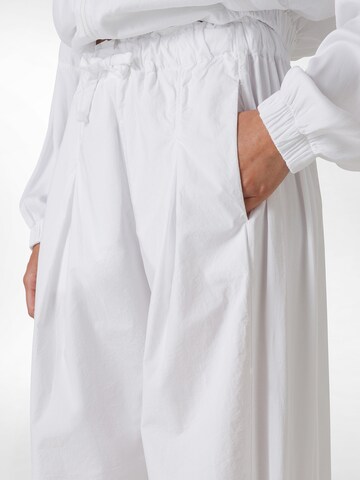 DEHA Tapered Trousers in White