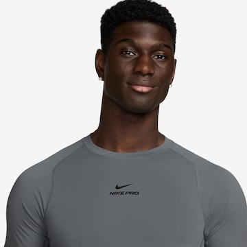 NIKE Performance Shirt in Grey