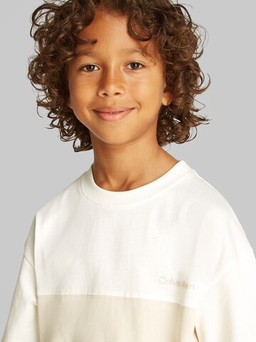 T-Shirt Calvin Klein Jeans en blanc